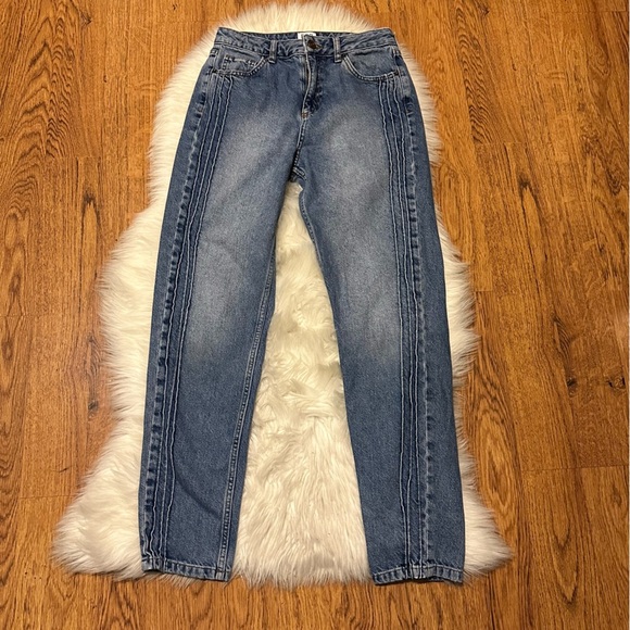BDG Jeans - Picture 2 of 12